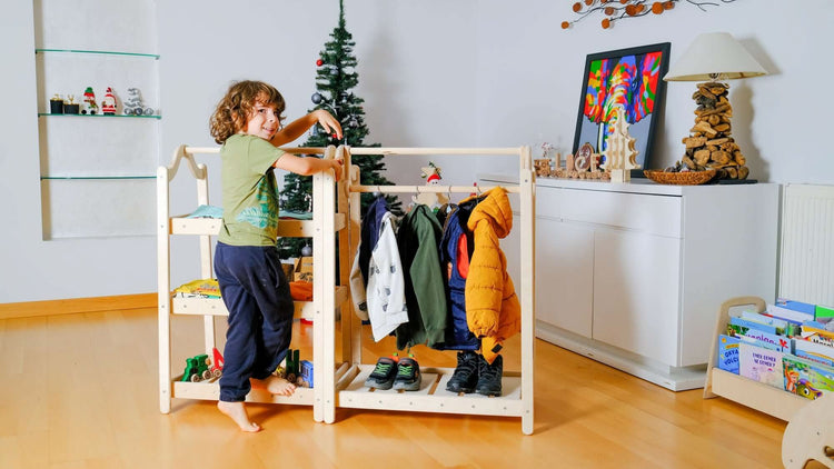 Armario de madera Montessori: organizador ideal de ropa infantil