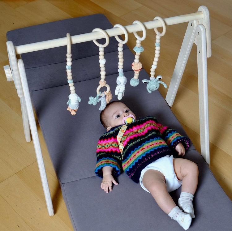Gimnasio Montessori para bebés y juguetes colgantes | Gimnasio de madera para bebés