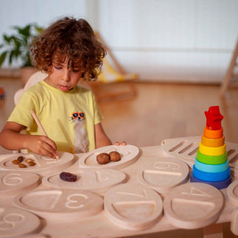 Tablero de madera para trazar para niños pequeños