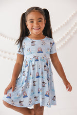 Frosty Friends: Vestido giratorio