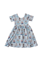 Frosty Friends: Vestido giratorio