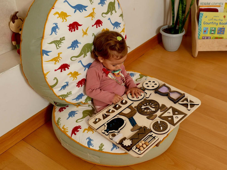 Tablero de actividades de madera para niños pequeños