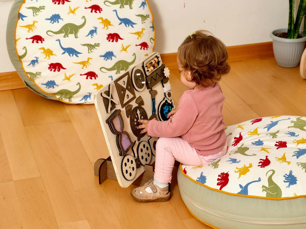 Tablero de actividades de madera para niños pequeños