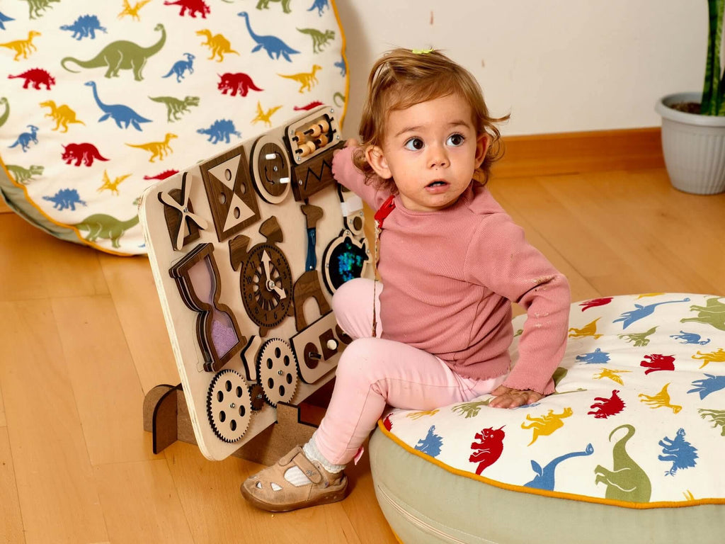 Tablero de actividades de madera para niños pequeños