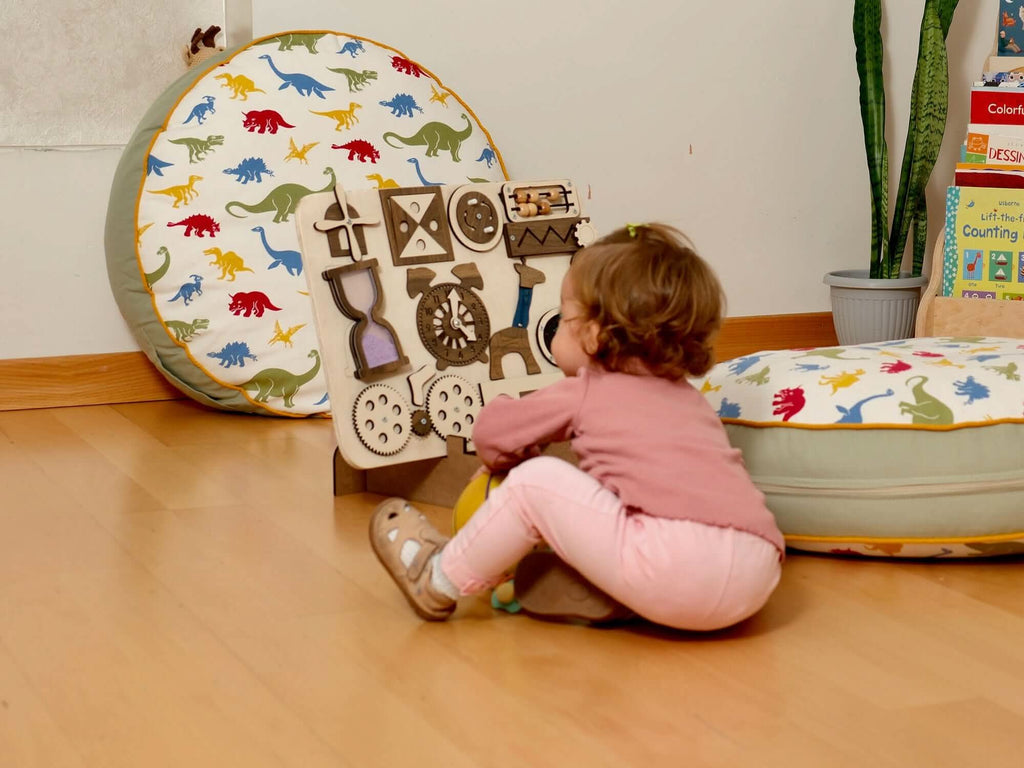 Tablero de actividades de madera para niños pequeños