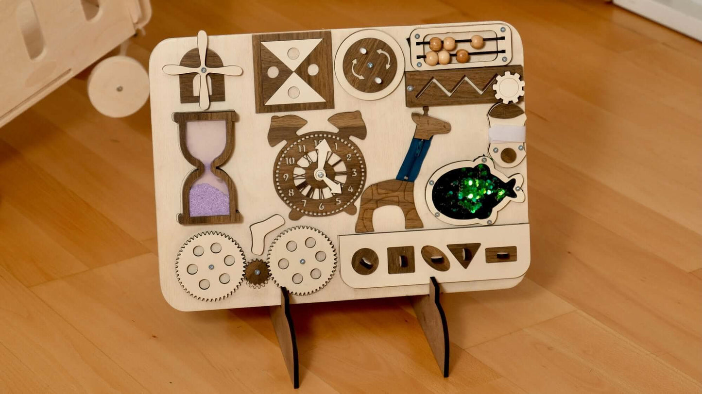 Tablero de actividades de madera para niños pequeños