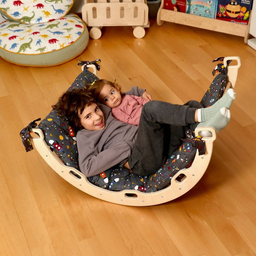 Arco/balancín de escalada Montessori mediano con juego de almohada y rampa