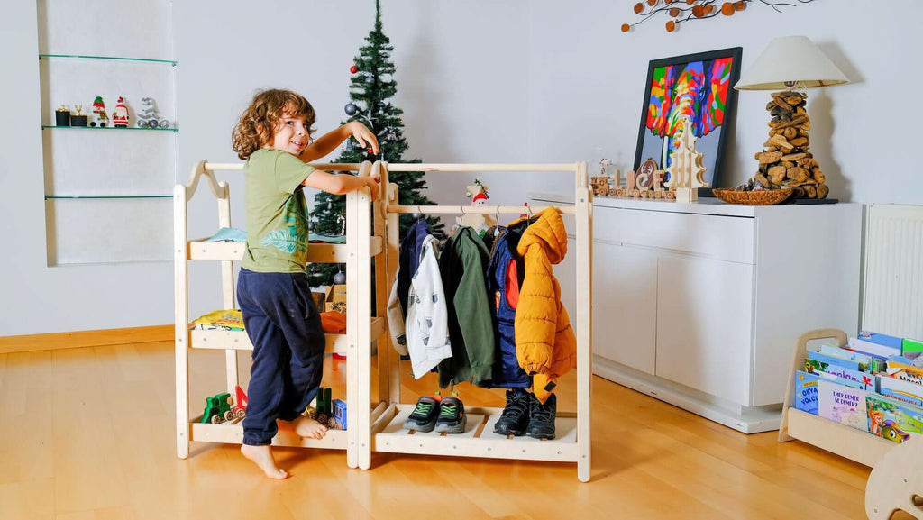 Armario de madera Montessori: organizador ideal de ropa infantil