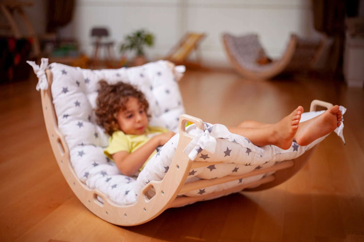 Arco/balancín de escalada Montessori mediano con juego de almohada y rampa
