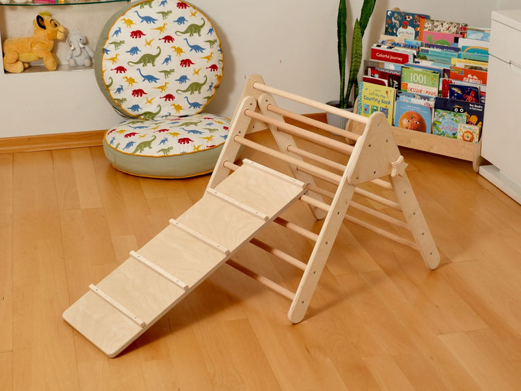 Parque infantil interior Montessori | Triángulo Pikler, arco de escalada, rampa y almohada 2 en 1