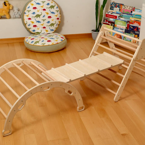 Parque infantil interior Montessori | Triángulo Pikler, arco de escalada, rampa y almohada 2 en 1