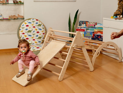Parque infantil interior Montessori | Triángulo Pikler, arco de escalada, rampa y almohada 2 en 1