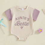 Mono de manga corta con cuello redondo y bordado de letras en colores contrastantes para mejor amiga de la tía.