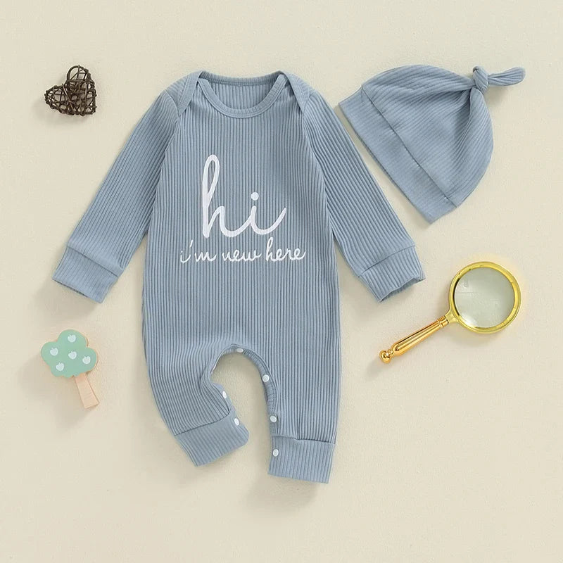 Conjunto de 2 piezas de mono con estampado de letras, cuello redondo y manga larga con gorro para bebé, niño y niña