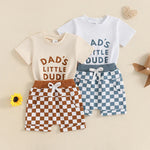 Conjunto de 2 piezas de camiseta de manga corta con estampado de letras y pantalones cortos elásticos con estampado a cuadros para bebé niño pequeño