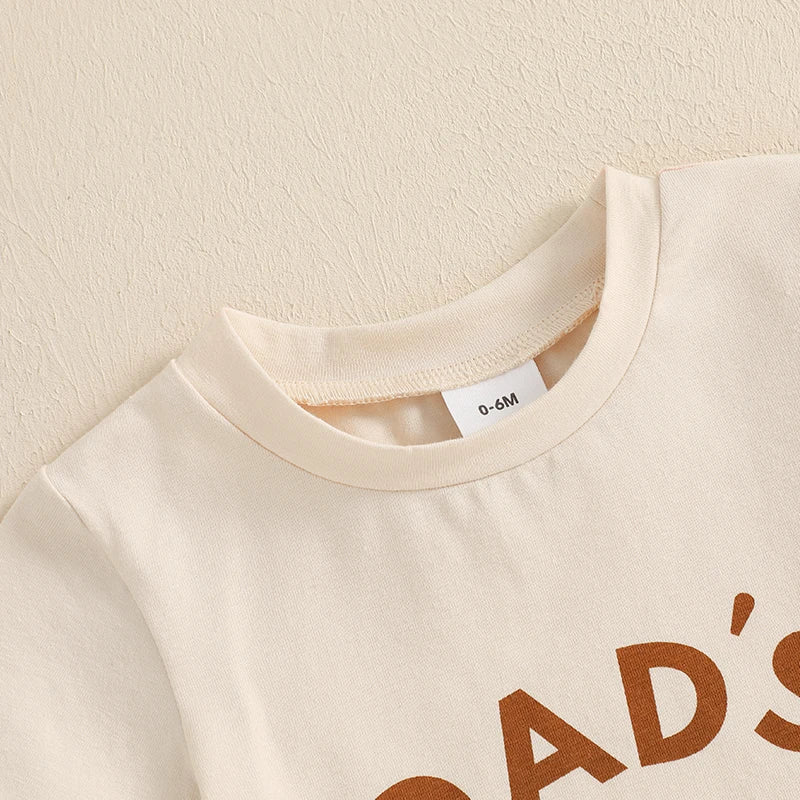 Conjunto de 2 piezas de camiseta de manga corta con estampado de letras y pantalones cortos elásticos con estampado a cuadros para bebé niño pequeño