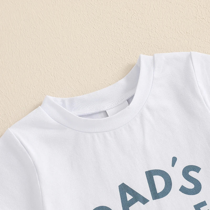 Conjunto de 2 piezas de camiseta de manga corta con estampado de letras y pantalones cortos elásticos con estampado a cuadros para bebé niño pequeño