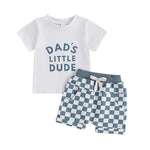 Conjunto de 2 piezas de camiseta de manga corta con estampado de letras y pantalones cortos elásticos con estampado a cuadros para bebé niño pequeño