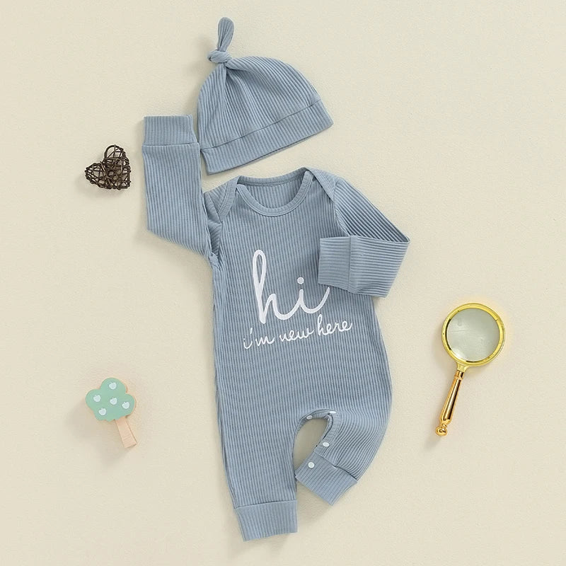 Conjunto de 2 piezas de mono con estampado de letras, cuello redondo y manga larga con gorro para bebé, niño y niña