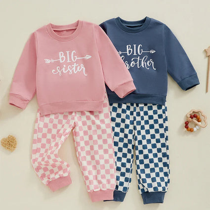 Conjunto de 2 piezas para niños y niñas, camiseta de manga larga con estampado de letras y pantalones a cuadros con cintura elástica y estampado de hermano mayor/hermana