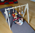 Gimnasio Montessori para bebés y juguetes colgantes | Gimnasio de madera para bebés