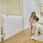 Puerta de seguridad de tela Crypton® para bebés y mascotas: elegante, resistente a las manchas y sin PFAS | Se adapta a aberturas de 70 a 139 cm de ancho y mide 84 cm de alto.