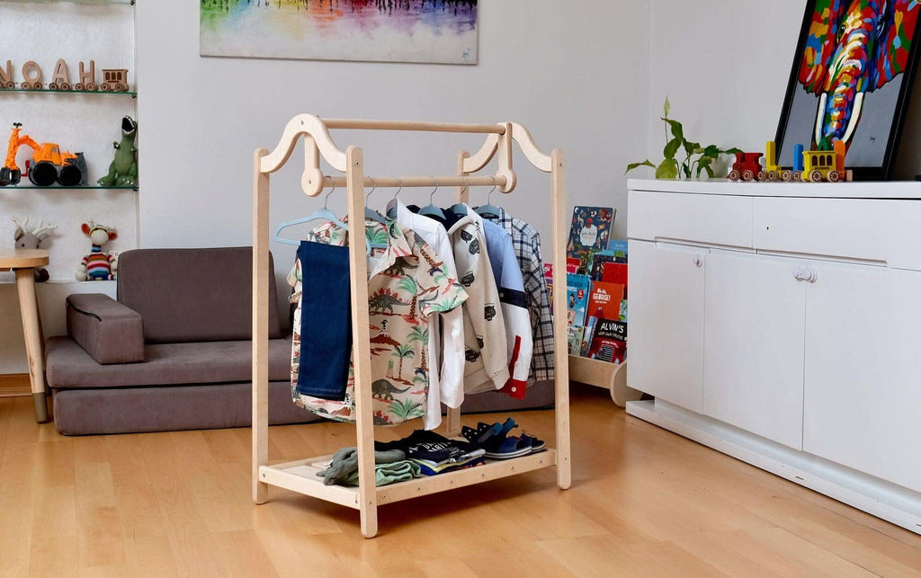 Perchero de madera Montessori para niños