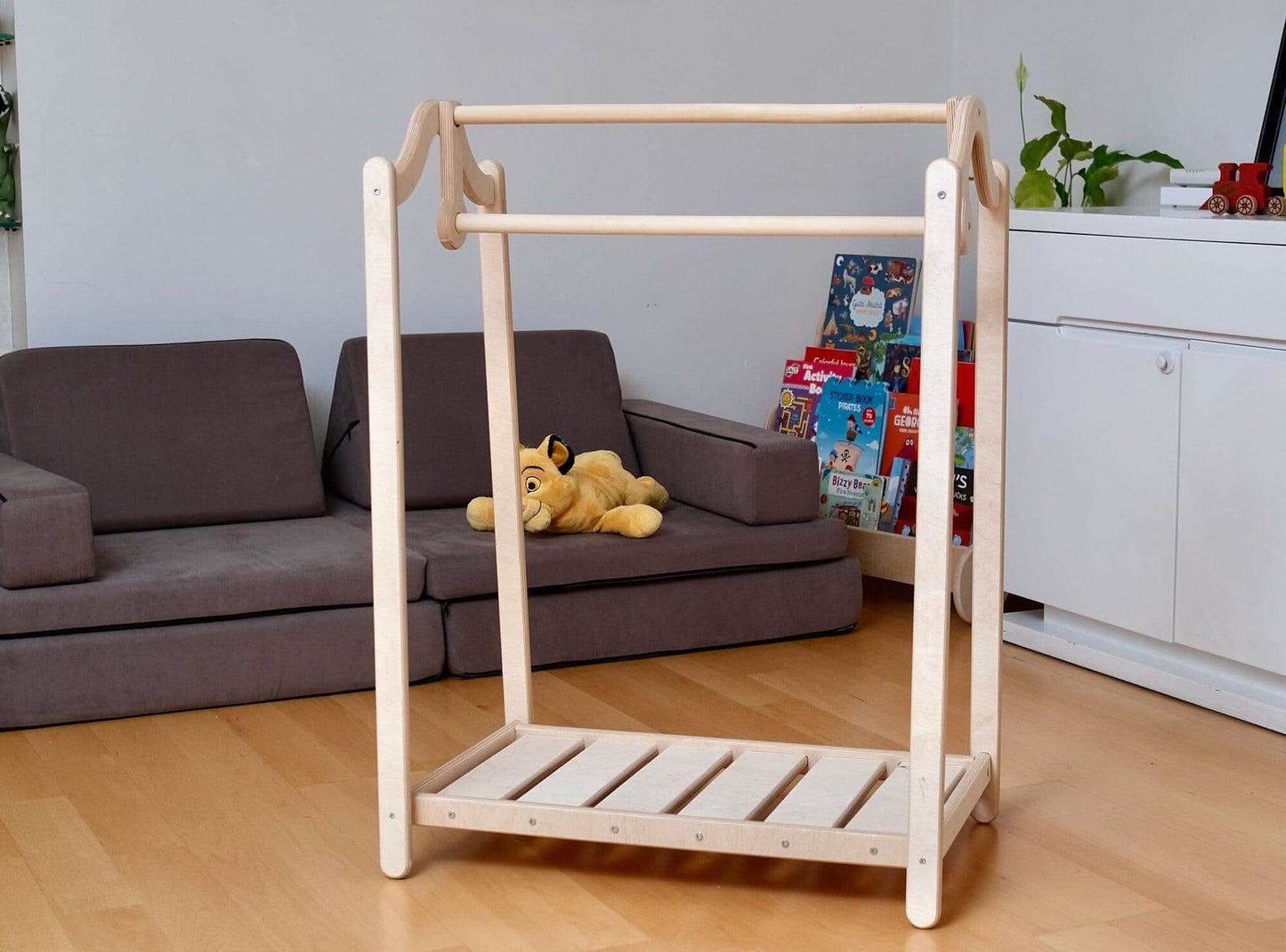 Perchero de madera Montessori para niños