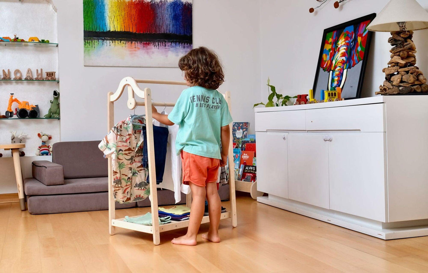 Perchero de madera Montessori para niños