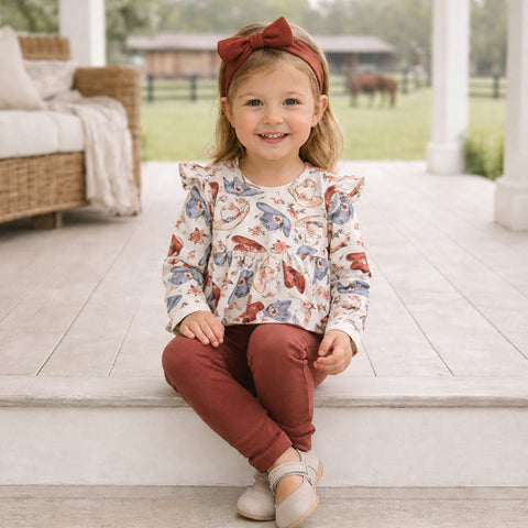 Conjunto vaquero Wildflower Rodeo: top de bambú y pantalón de algodón.