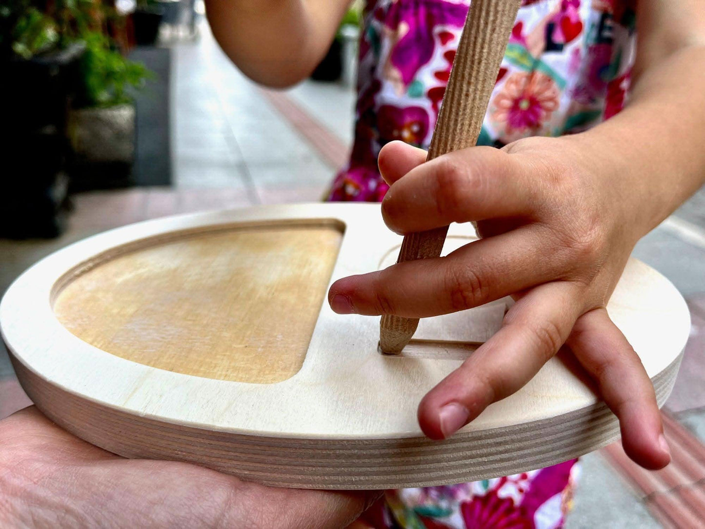 Tablero de madera para trazar para niños pequeños