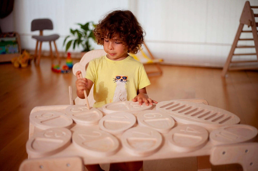 Tablero de madera para trazar para niños pequeños