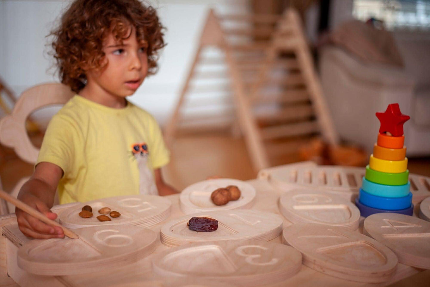Tablero de madera para trazar para niños pequeños