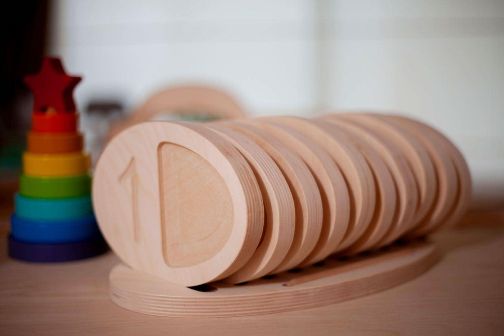 Tablero de madera para trazar para niños pequeños